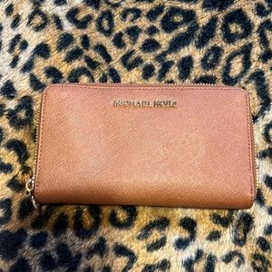 Michael kors wallet